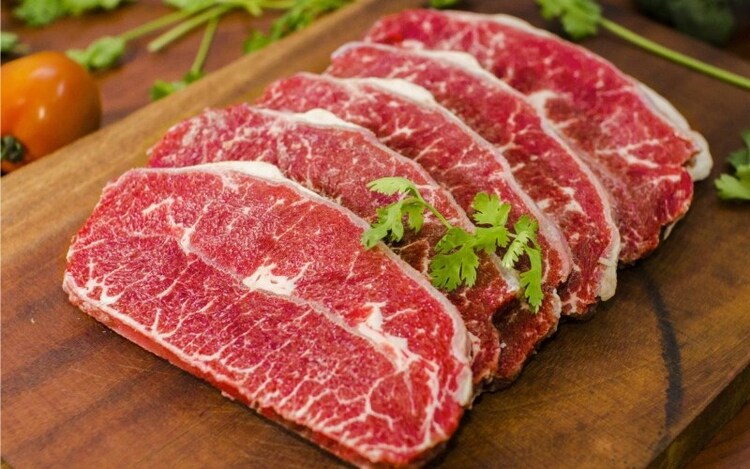 Thịt bò thăn nguồn dinh dưỡng cho mẹ sau sinh